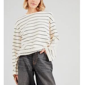 Ava & Viv Long Sleeve Round Neck T-shirt